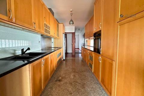 Moradia T4 com piscina