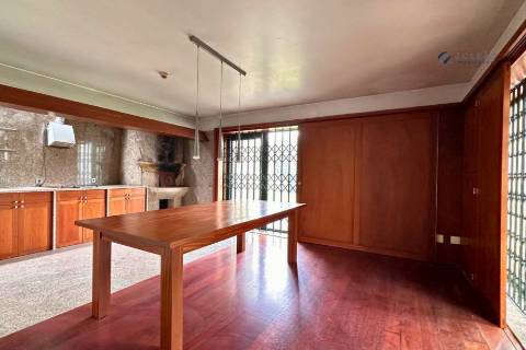 Moradia T4 com piscina