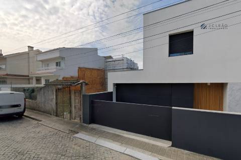 Lote de Terreno Urbano em Lavra, Matosinhos