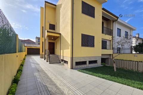 Moradia T5 na Senhora da Hora