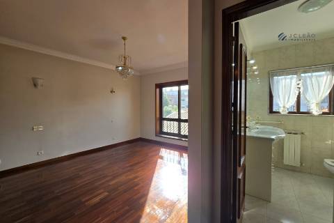 Moradia T5 na Senhora da Hora