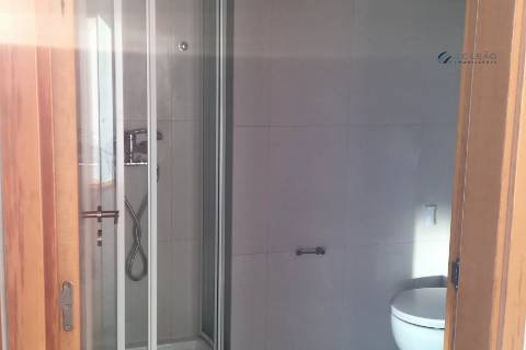 Apartamento T2 Duplex em Condomínio Fechado - Lavra