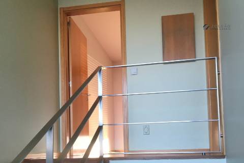 Apartamento T2 Duplex em Condomínio Fechado - Lavra