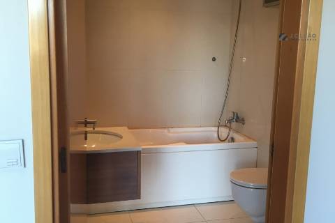 Apartamento T2 Duplex em Condomínio Fechado - Lavra