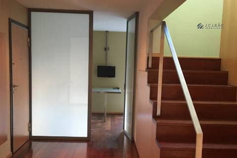 Apartamento T2 Duplex em Condomínio Fechado - Lavra