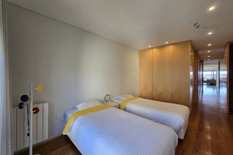 Apartamento T3 com vista mar