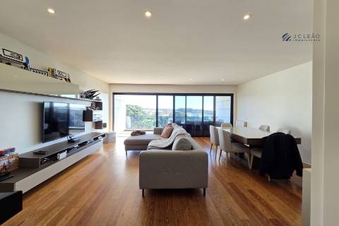 Apartamento T3 com vista mar