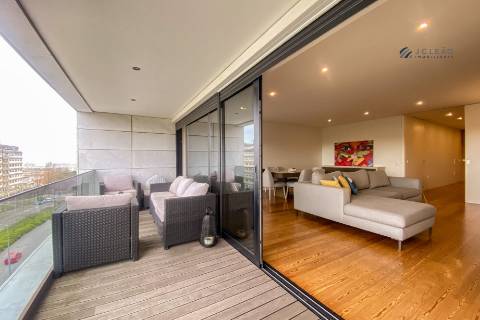 Apartamento T3 com vista mar