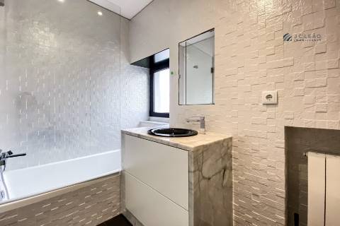 Apartamento T3 com vista mar