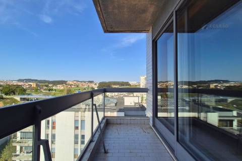 Apartamento T2 em Condomínio Fechado em  Moreira da Maia