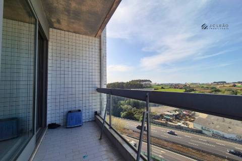 Apartamento T2 em Condomínio Fechado em  Moreira da Maia