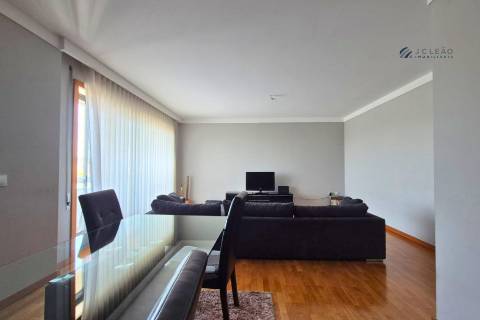 Apartamento T2 em Condomínio Fechado em  Moreira da Maia