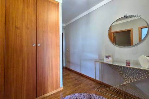 Apartamento T2 em Condomínio Fechado em  Moreira da Maia