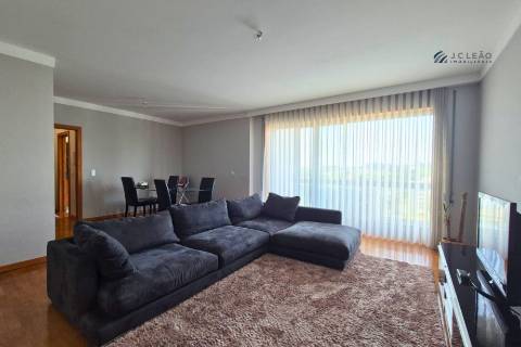 Apartamento T2 em Condomínio Fechado em  Moreira da Maia