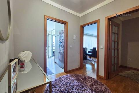 Apartamento T2 em Condomínio Fechado em  Moreira da Maia