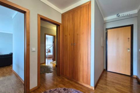 Apartamento T2 em Condomínio Fechado em  Moreira da Maia