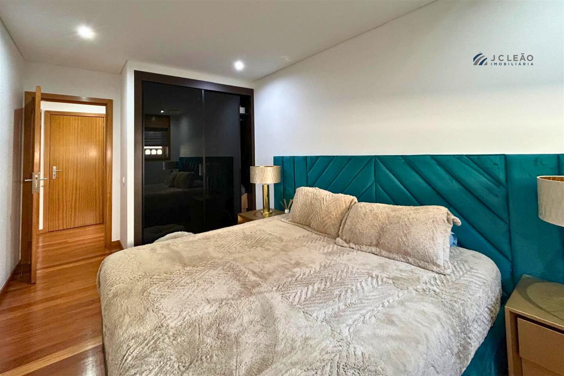 Apartamento T3 em Condomínio Fechado com Piscina