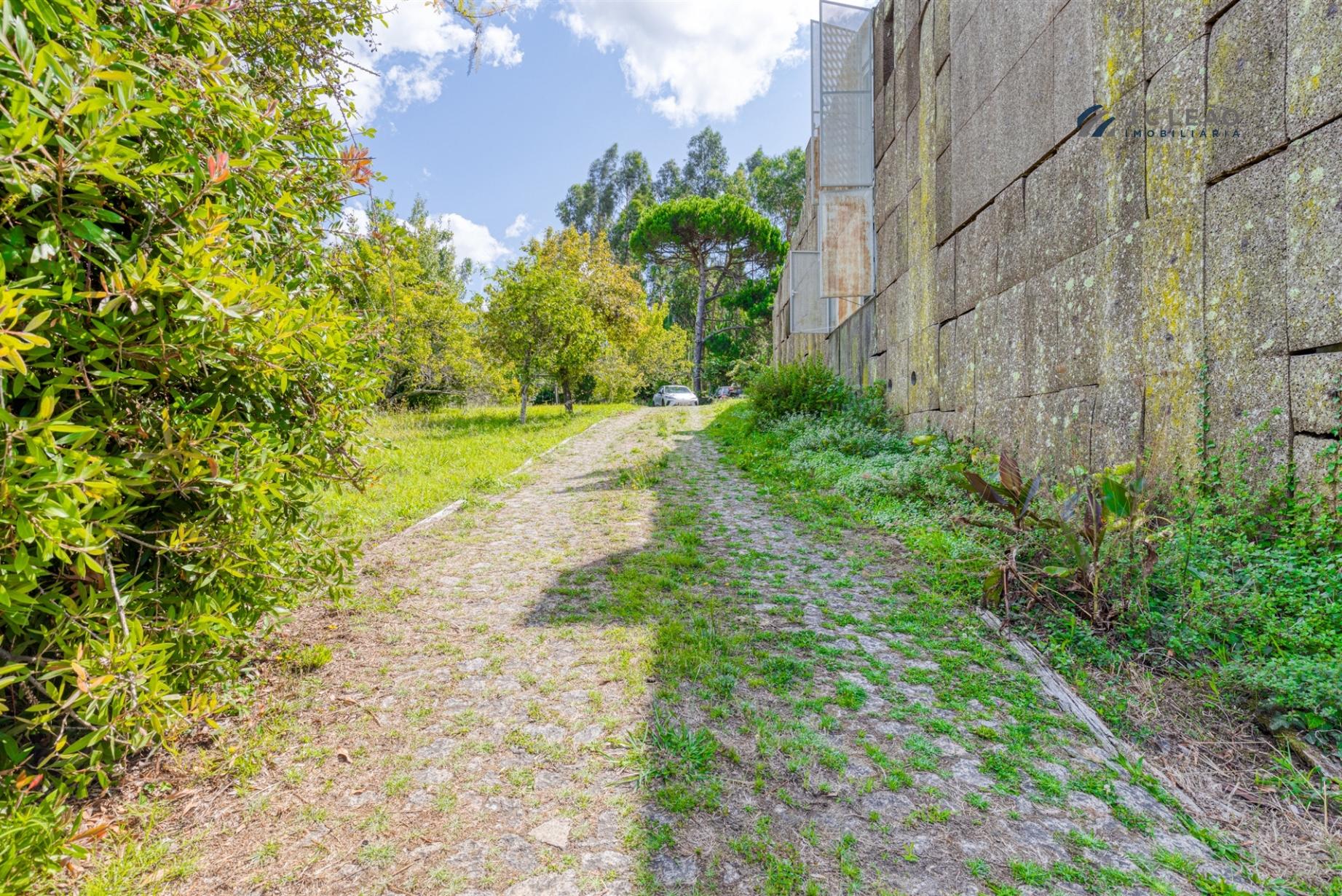 Terreno com 8.577m2 PIP(em aprovação) - Palmeira de Faro, Esposende