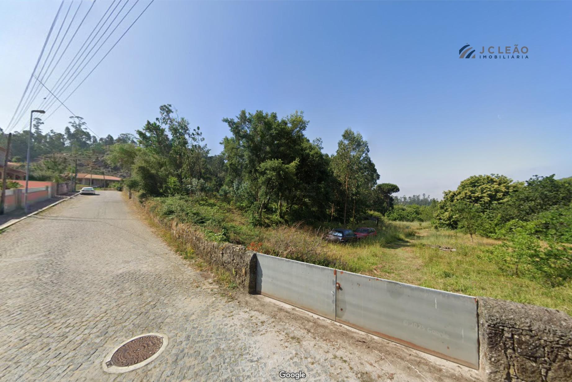 Terreno com viabilidade para construção de 4 moradias