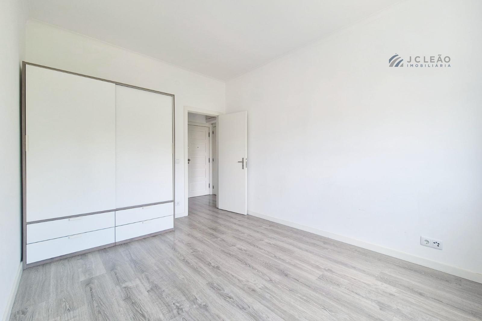 Apartamento t1 para ARRENDAMENTO em Ramalde