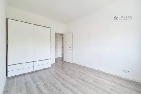 Apartamento t1 para ARRENDAMENTO em Ramalde