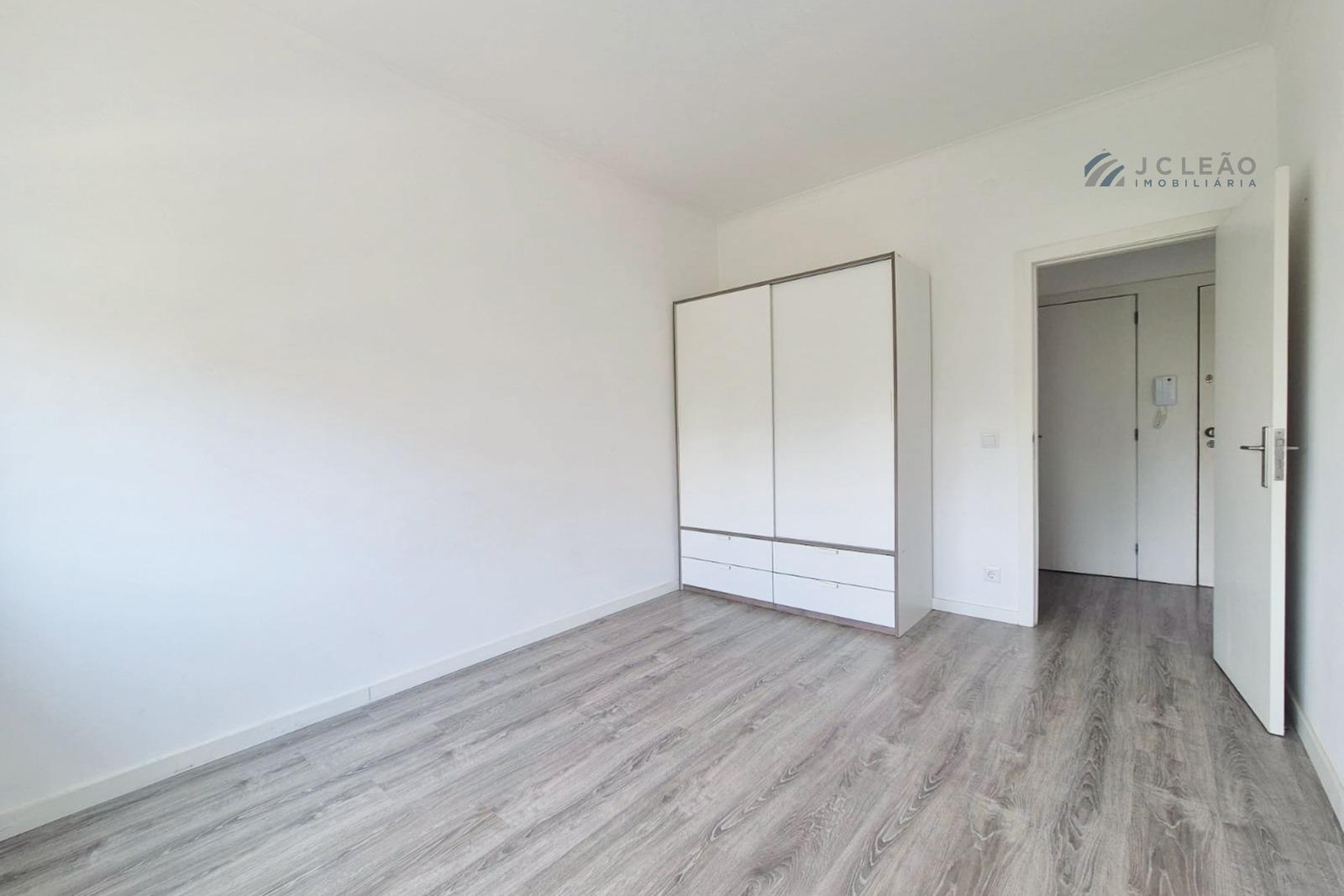 Apartamento t1 para ARRENDAMENTO em Ramalde