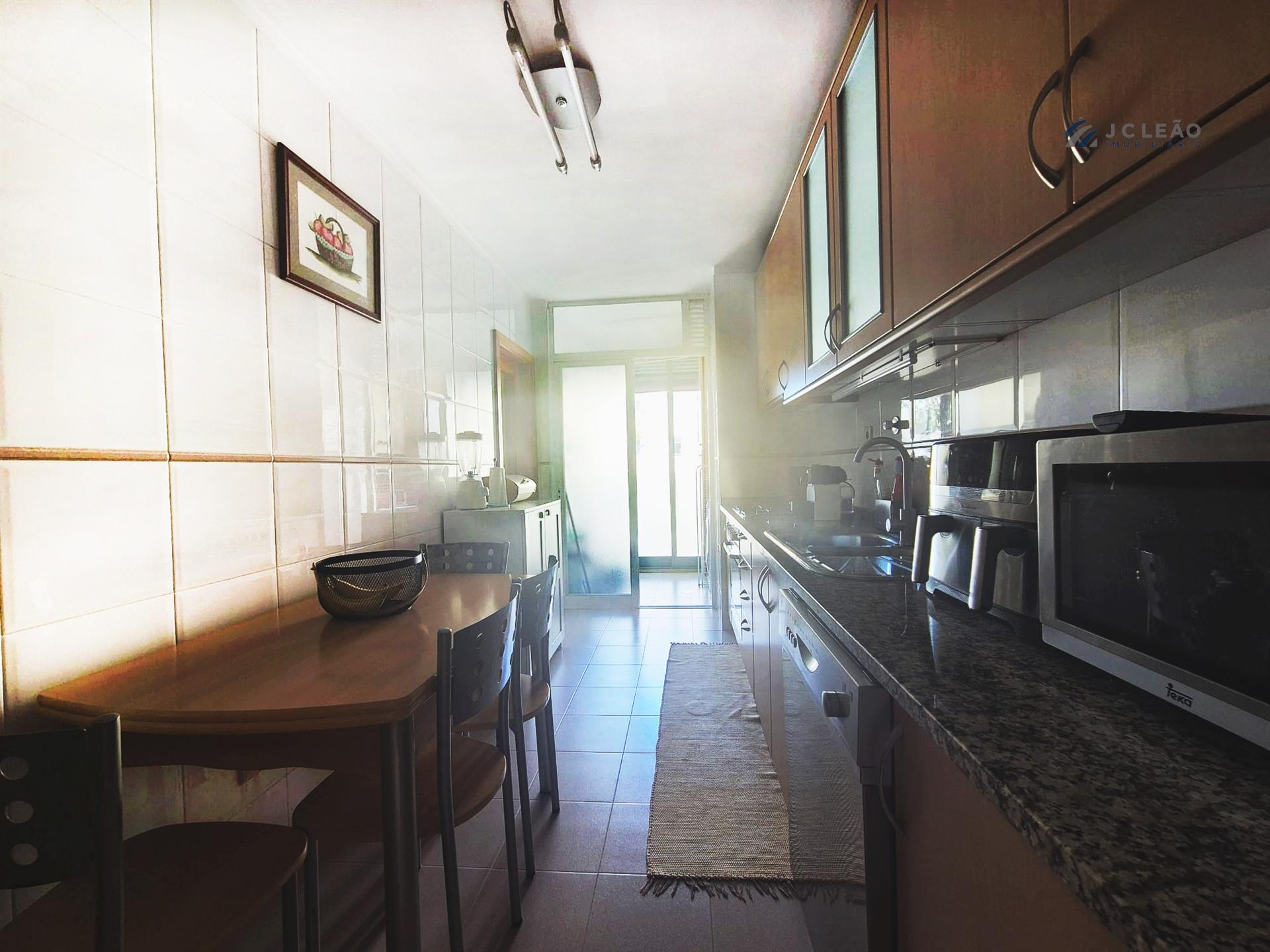 Apartamento T2+1 em Santa Cruz do Bispo