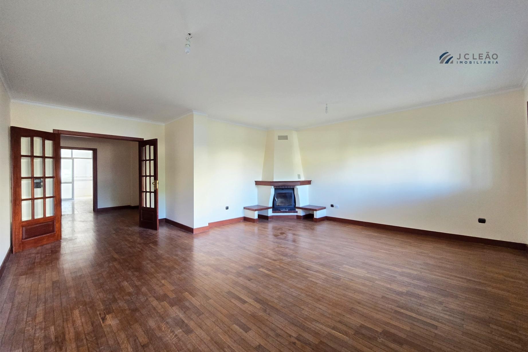 Apartamento T3+1 em S. Mamede de Infesta