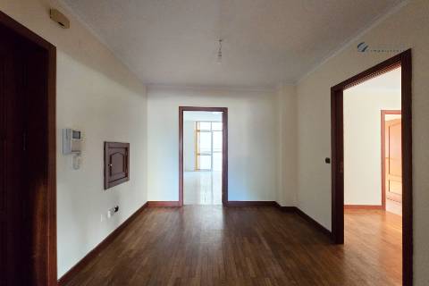 Apartamento T3+1 em S. Mamede de Infesta