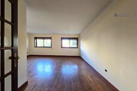 Apartamento T3+1 em S. Mamede de Infesta