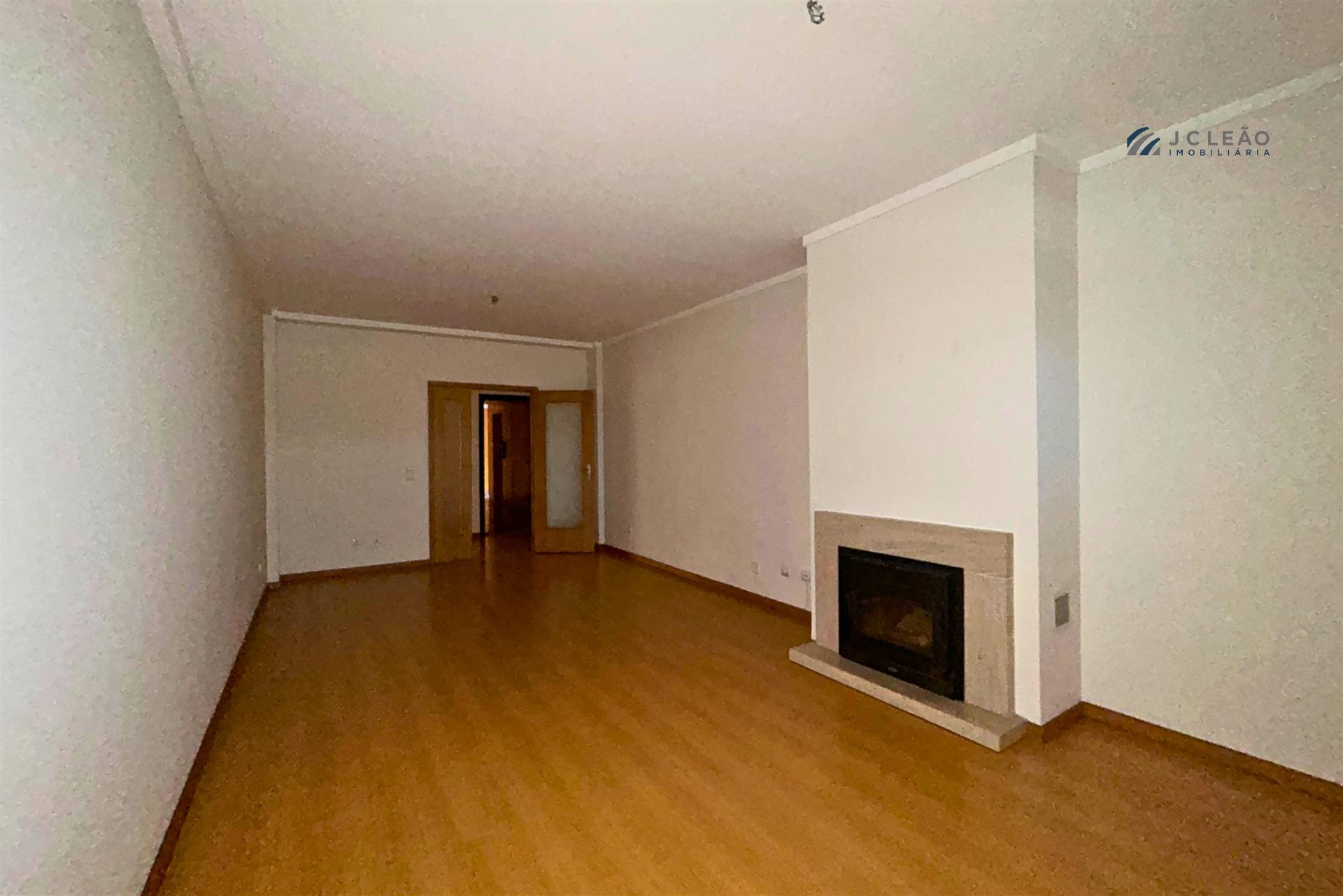 Apartamento T2 Venda em Ermesinde,Valongo
