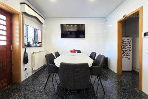 Moradia T3+1 em Lavra com vista mar e piscina aquecida