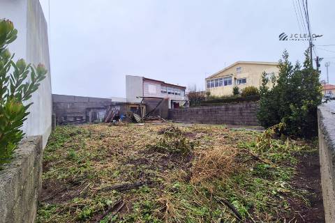 Terreno para Construção a 2 minutos da Praia da Memória