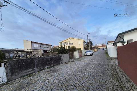 Terreno para Construção a 2 minutos da Praia da Memória