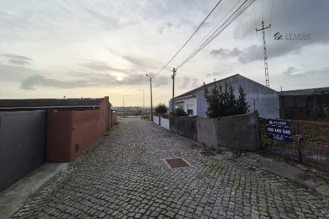 Terreno para Construção a 2 minutos da Praia da Memória