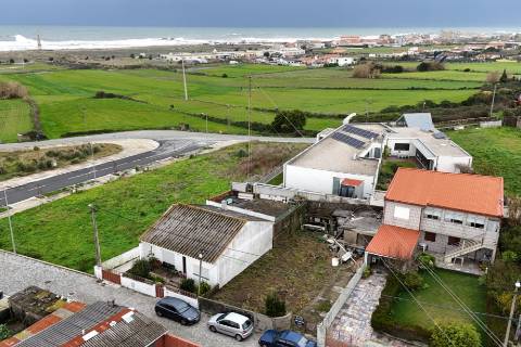 Terreno para Construção a 2 minutos da Praia da Memória