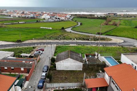 Terreno para Construção a 2 minutos da Praia da Memória