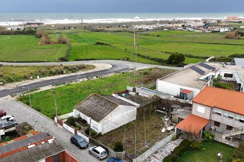 Terreno para Construção a 2 minutos da Praia da Memória