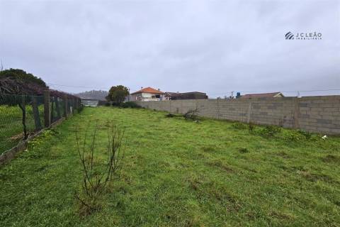 Terreno para Construção a 2 minutos dos Acessos da A28