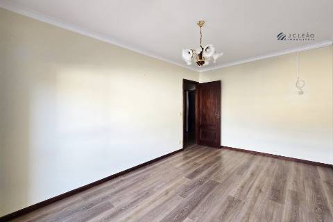 Apartamento T1+1 na Urbanização da Estação – Vilar do Pinheiro