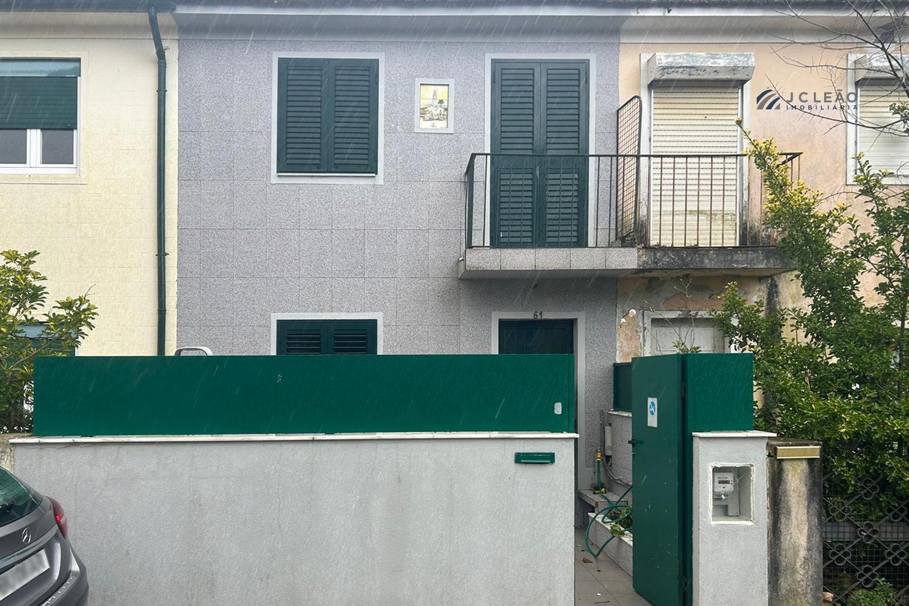 Moradia em Banda T2 - oportunidade de investimento