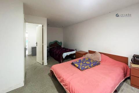 Moradia em Banda T2 - oportunidade de investimento