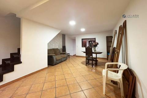 Moradia em Banda T2 - oportunidade de investimento