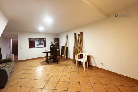 Moradia em Banda T2 - oportunidade de investimento