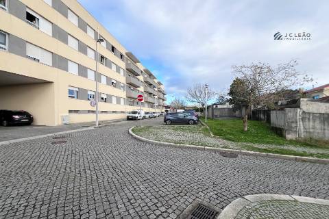 Apartamento T2 com Exposição Solar Nascente/Poente - Moreira da Maia