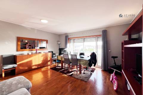 Apartamento T2 com Exposição Solar Nascente/Poente - Moreira da Maia