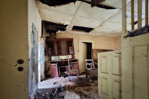 Moradia para reconstrução - Guilhabreu