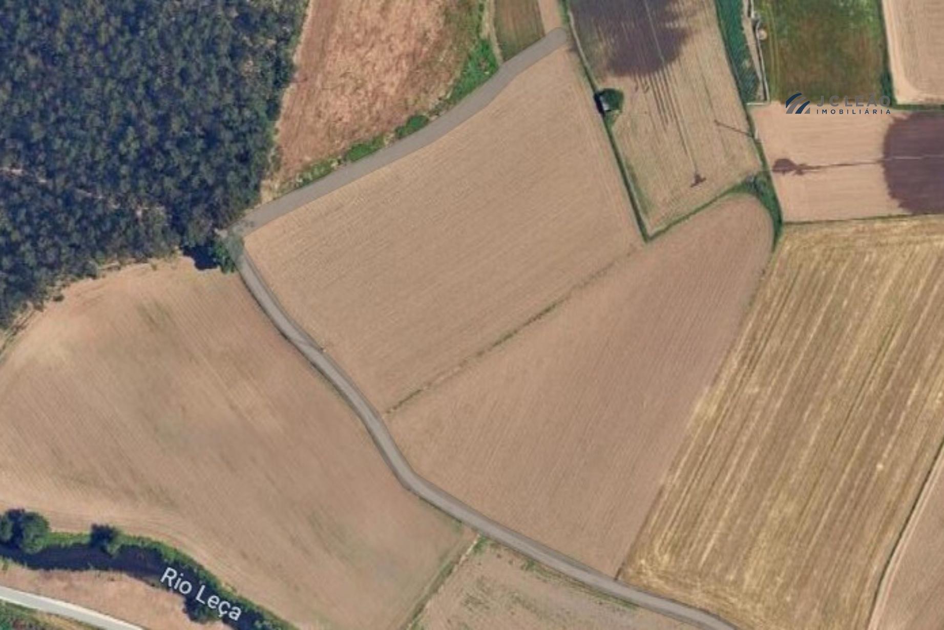 Terreno em Custóias