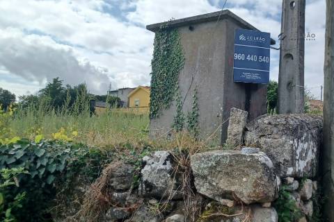 Terreno em Custóias