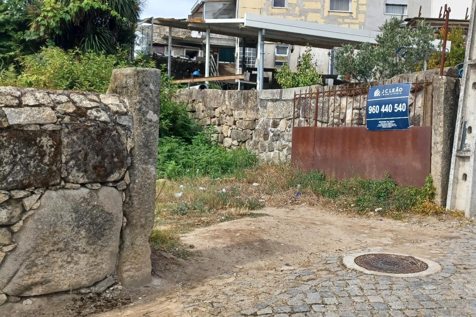 Terreno em Custóias